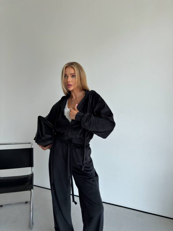 Mod 109-2 Must veluurkomplekt "Mod 109"