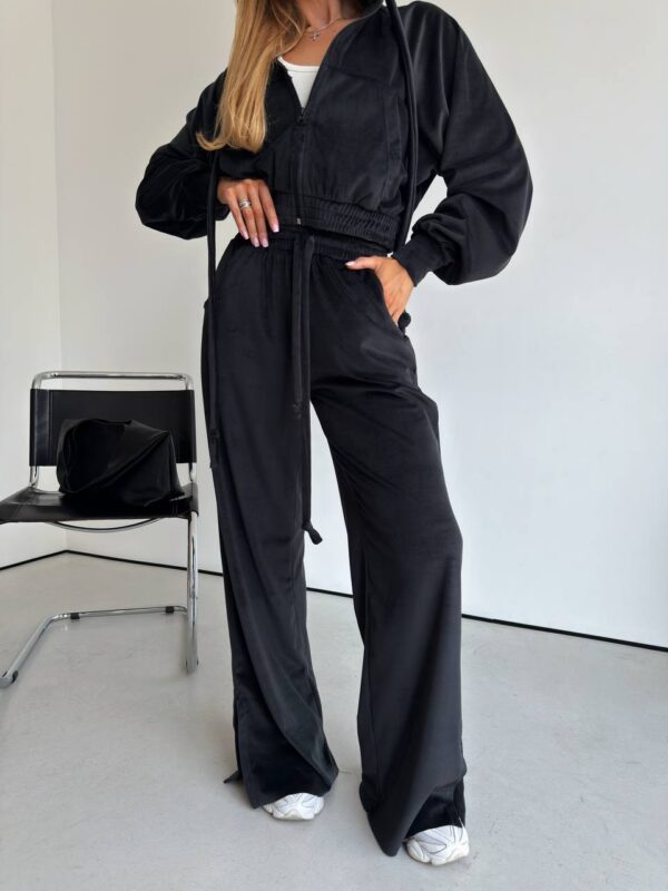 Mod 109-5 Must veluurkomplekt "Mod 109"