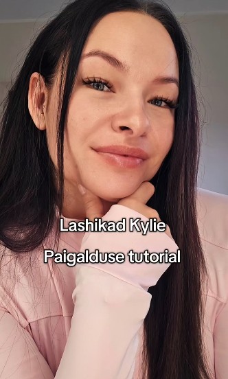 Lashikate paigaldus stiil Kylie