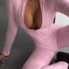 Mod 8043-13 Roosa figuuri rõhutav jumpsuit "Mod 8043"