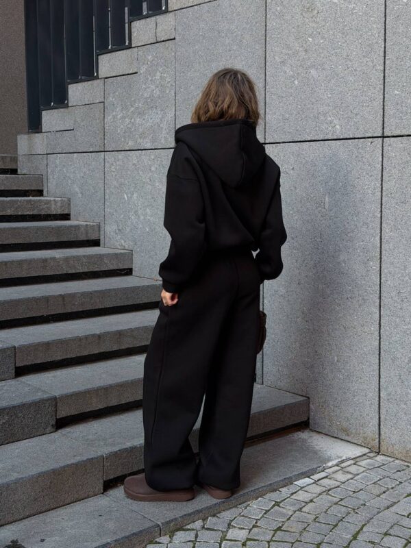 Must kaheosaline dressikomplekt "Model 052"