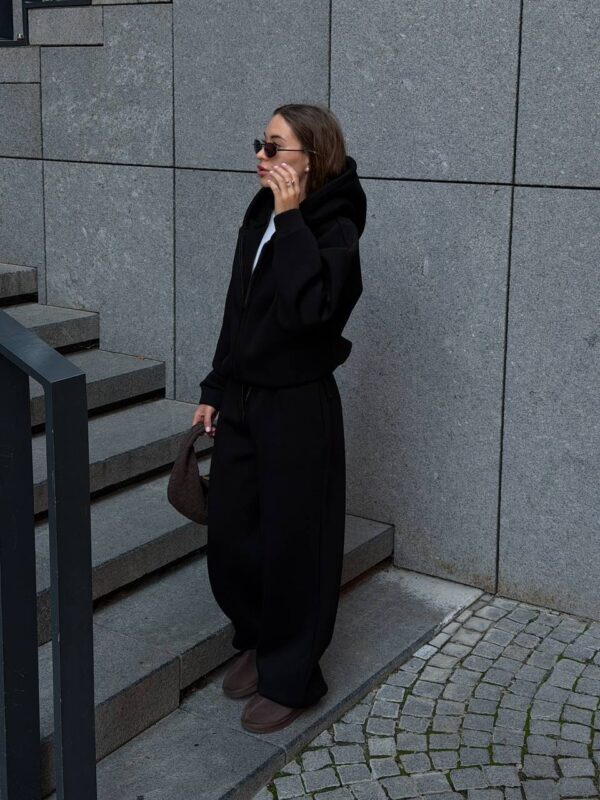 Must kaheosaline dressikomplekt "Model 052"