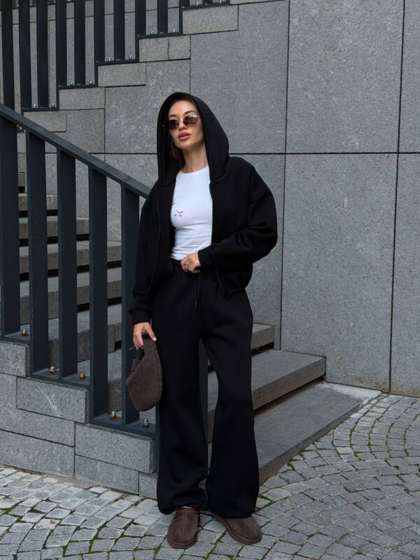 Must kaheosaline dressikomplekt "Model 052"